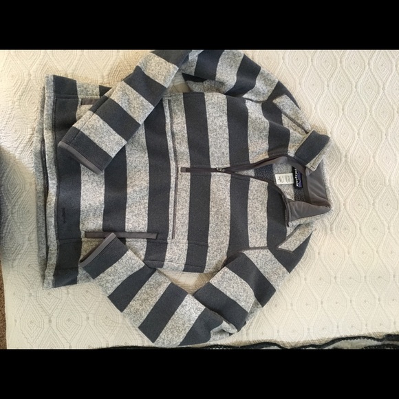 Patagonia Tops - Patagonia half zip